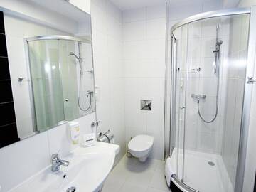 Фото номера Двухместный номер Делюкс с 2 отдельными кроватями Отель Hotel Miodowy Młyn г. Опатув 6